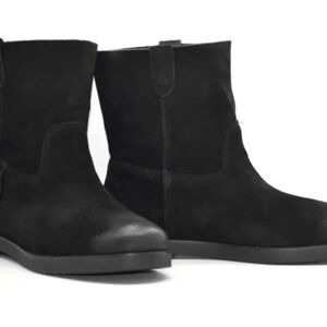 Ugg, size 7 women black ankle boot leather pull-on